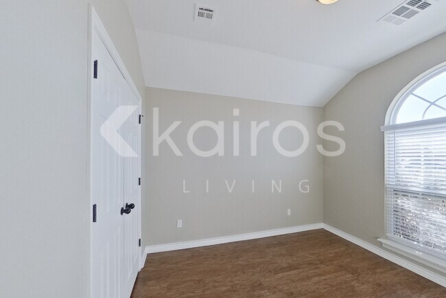 Building Photo - 4210 Syracuse St