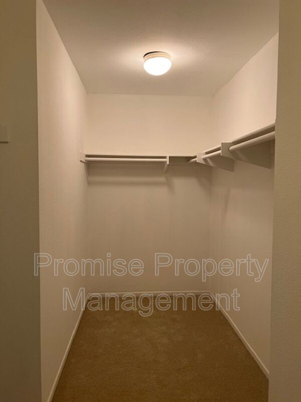 Building Photo - 2305 Bliss Cir