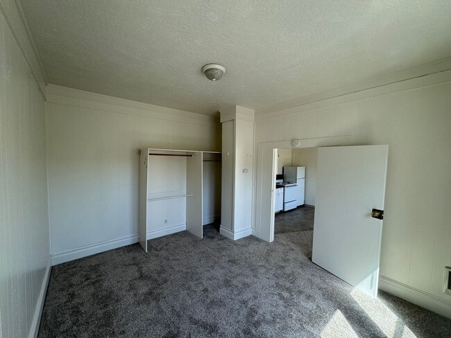 Building Photo - 309-361 NW Jackson