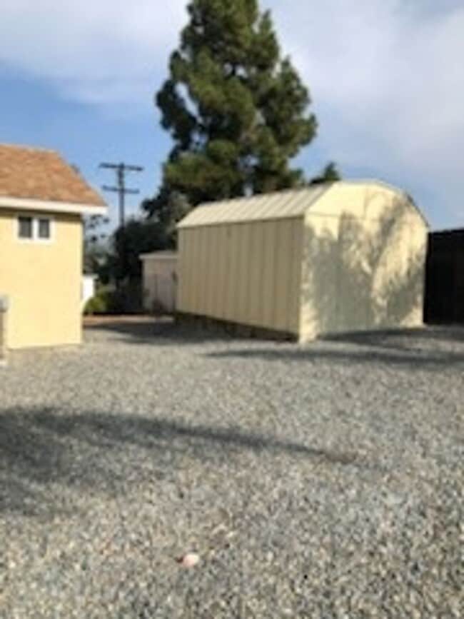 Building Photo - 3Br 2Ba Single Story Available Now!