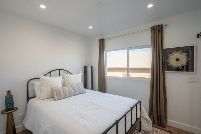 Building Photo - 2708 Cincinnati St