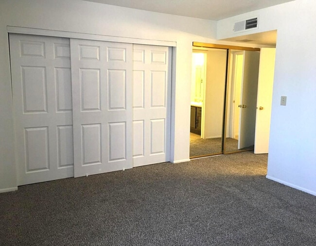 Building Photo - 2813 N Evergreen St