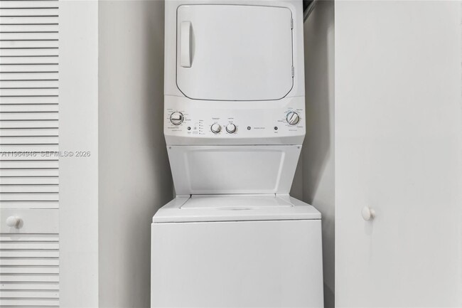 Building Photo - 10560 NW 64th Terrace