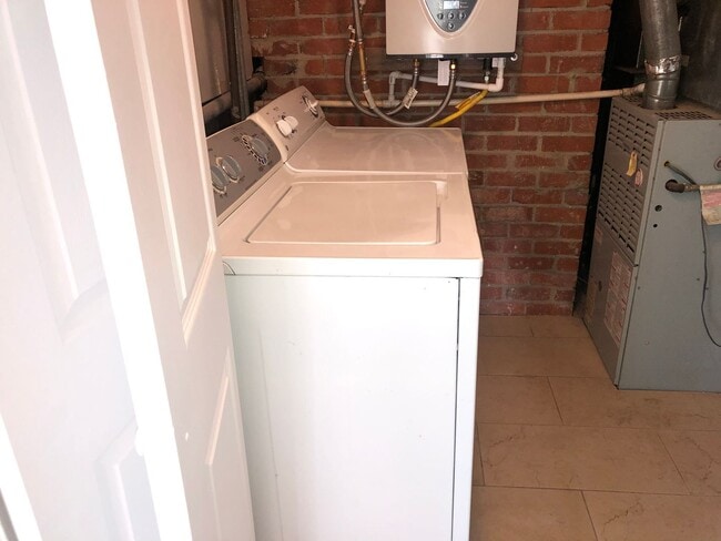 Building Photo - 620 Suisun St