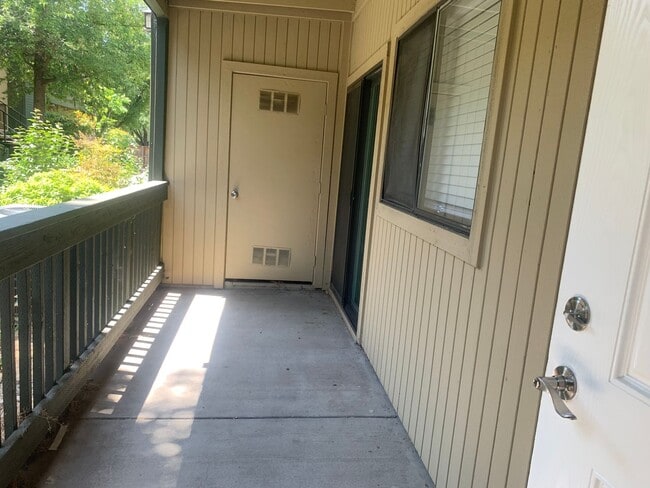 Building Photo - Downstairs 2 bed 2 bath brand new condo wi...
