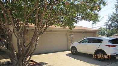 Building Photo - 3004 Eastpark Dr