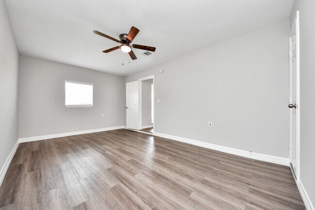 Building Photo - 4114 Fairgreen Ln