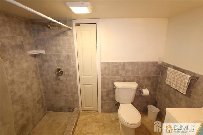 Building Photo - 101 Stelton Rd