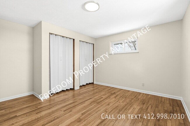 Building Photo - 25 Ridge Dr