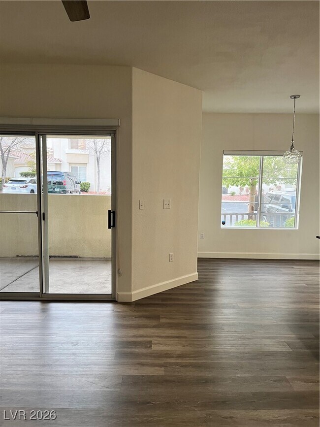 Building Photo - 1500 Cardinal Peak Ln