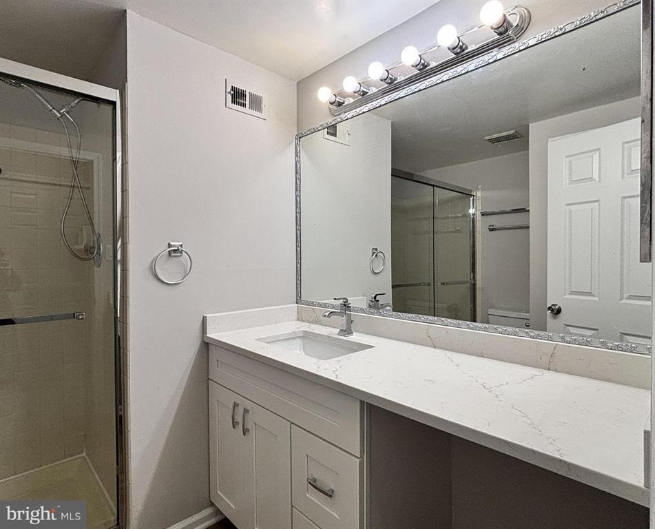 Master Bathroom - 1507 Bennett Pl