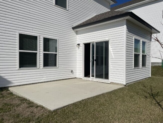 Building Photo - One Year Old, Three Bedroom Two Story in S...