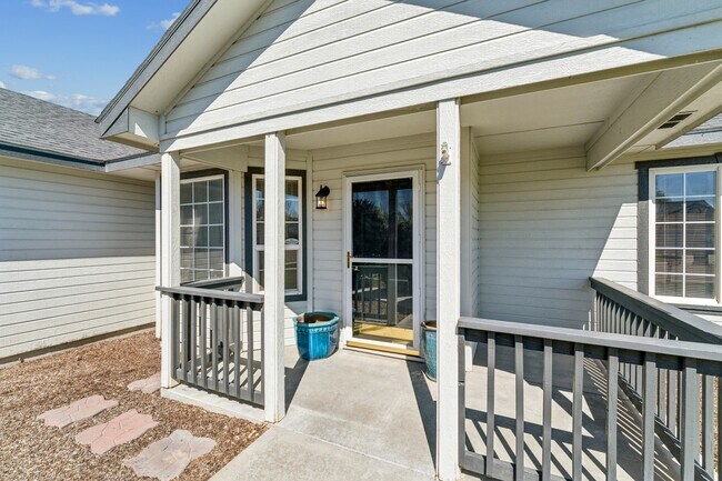 Building Photo - 8210 Waterside Ave