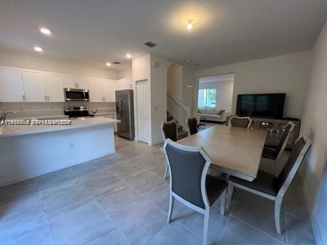 Building Photo - 327 NE 208th Terrace