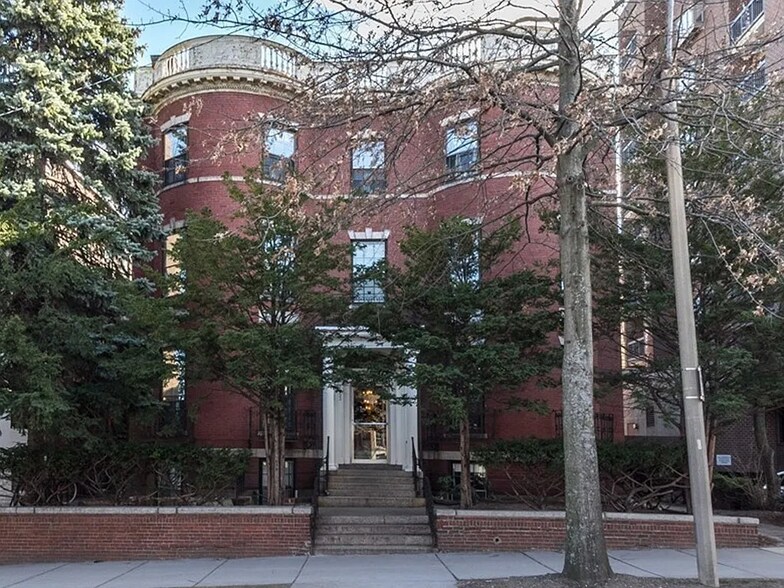 Building Photo - 1253 Beacon St