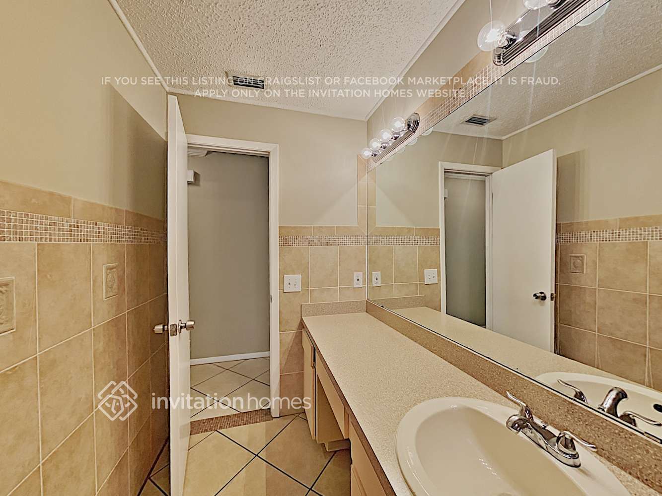 Building Photo - 1410 High Knoll Dr