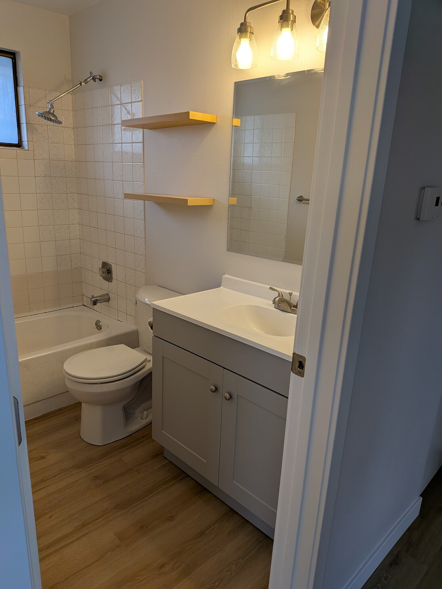 Building Photo - 1408 W Cora Ct