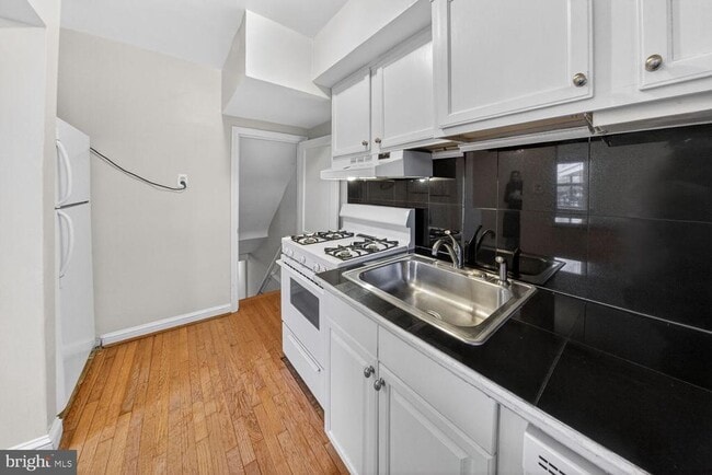 Building Photo - 706 S Orme St