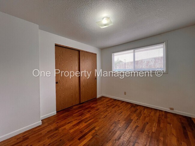 Building Photo - 119 SE 98th Ave