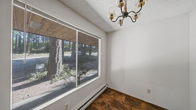Building Photo - 112 W Henni Rd