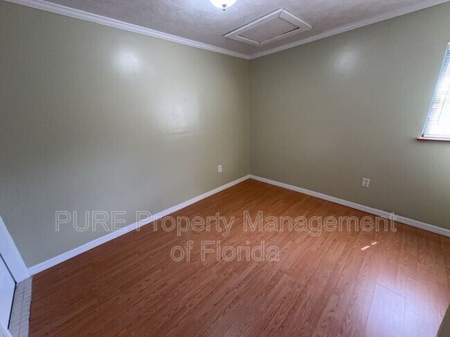 Building Photo - 9 Banyan Course Run