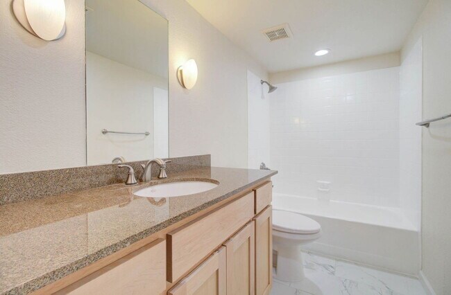 Building Photo - 4704 E Paradise Village Pkwy N