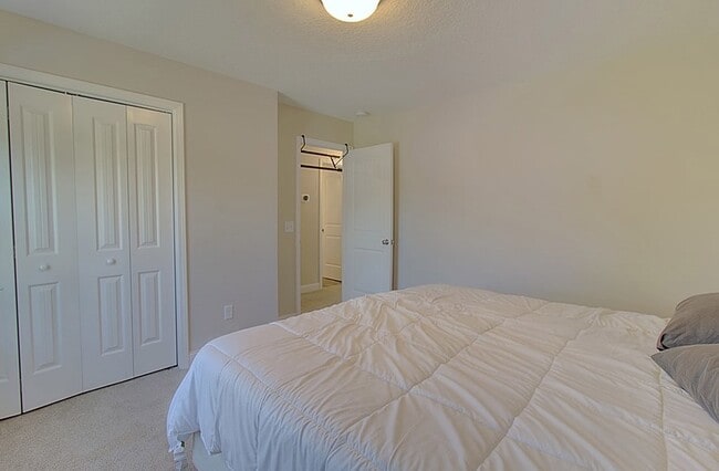 Building Photo - 35 Perlieu Ct