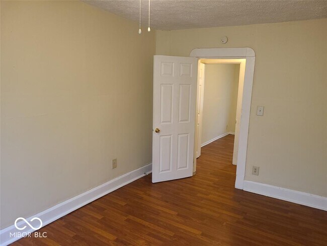 Building Photo - 416 N Linwood Ave