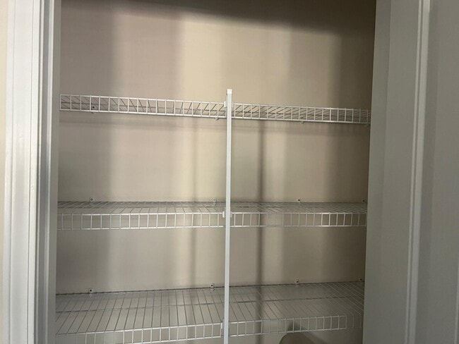 Building Photo - 2121 Chipley Dr