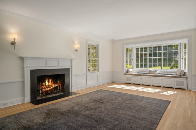 Building Photo - 55 Loughlin Ave