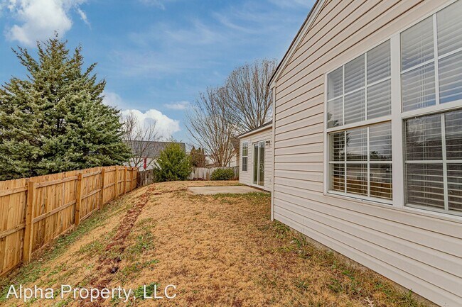 Building Photo - 3 br, 2 bath House - 4 Buzzell Ct