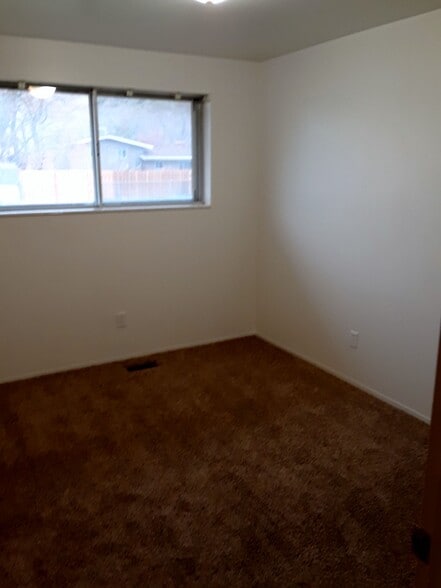 Building Photo - 638 N 400 E