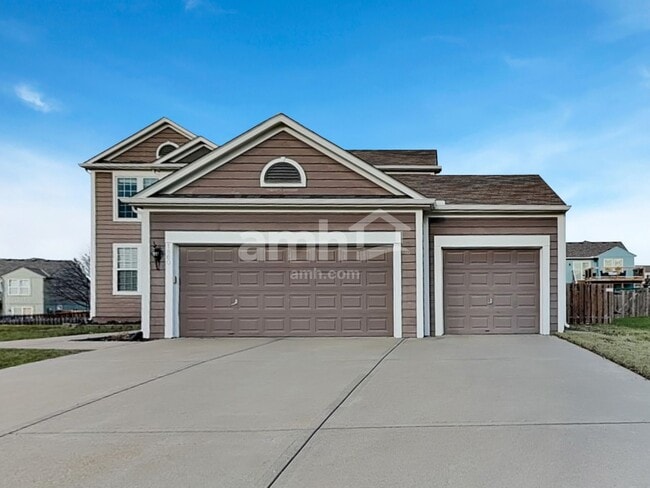 Building Photo - 1860 W Fredrickson Cir