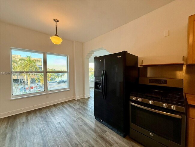 Building Photo - 4035 Meridian Ave