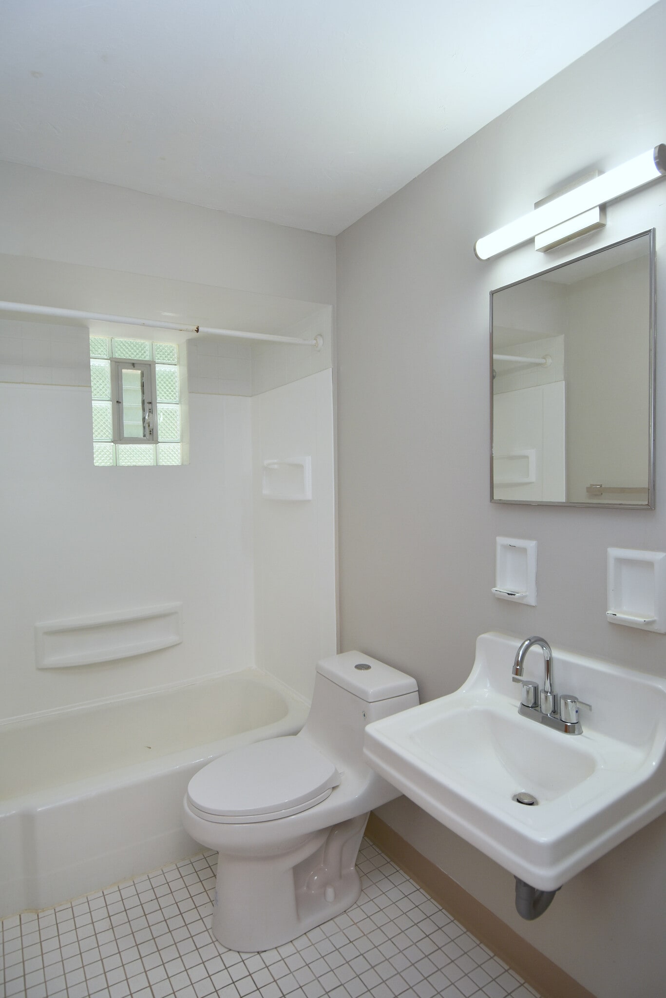 Freshly painted bathroom with new faucet fixtures - 3152 Glendale Ave