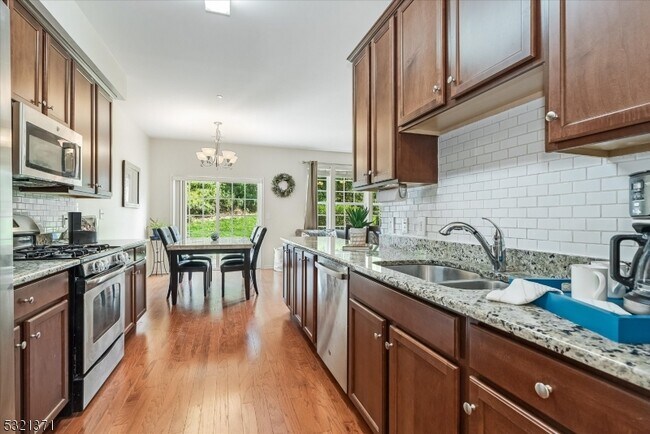 Building Photo - 209 Birch Ct