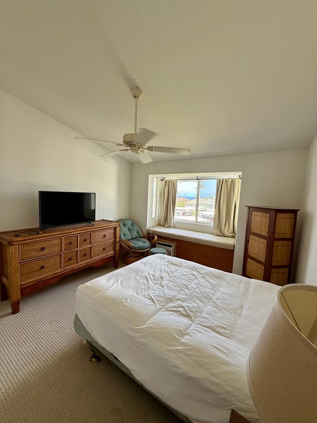 Building Photo - $2,7500 / 2 bedroom, 2 bath - Kona Sea Ridge Condo