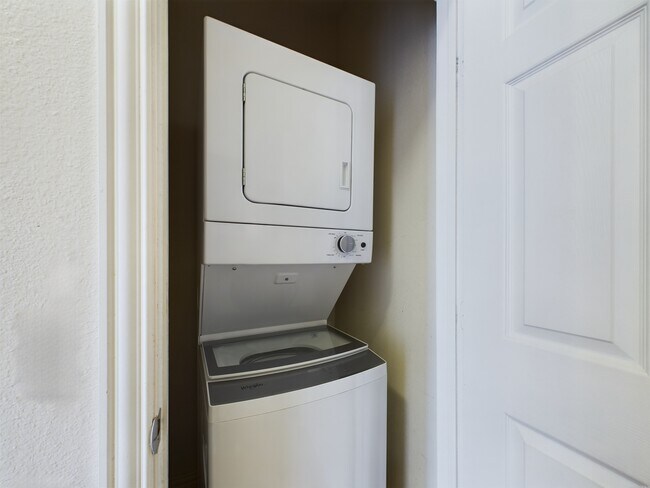 Building Photo - 1001 Krenek Tap Rd