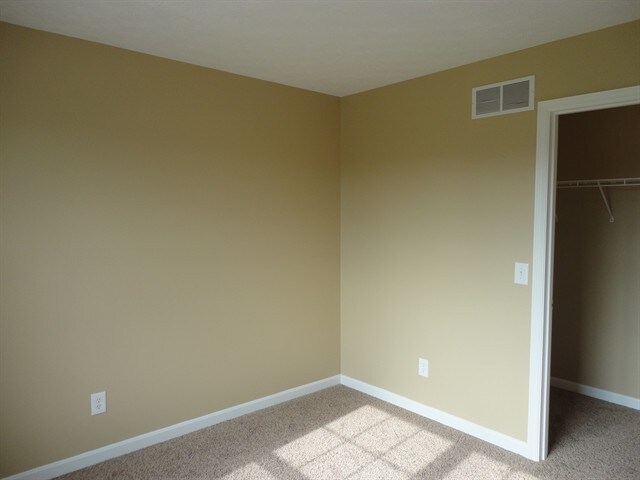 Building Photo - 71 Meadow Crest Drive