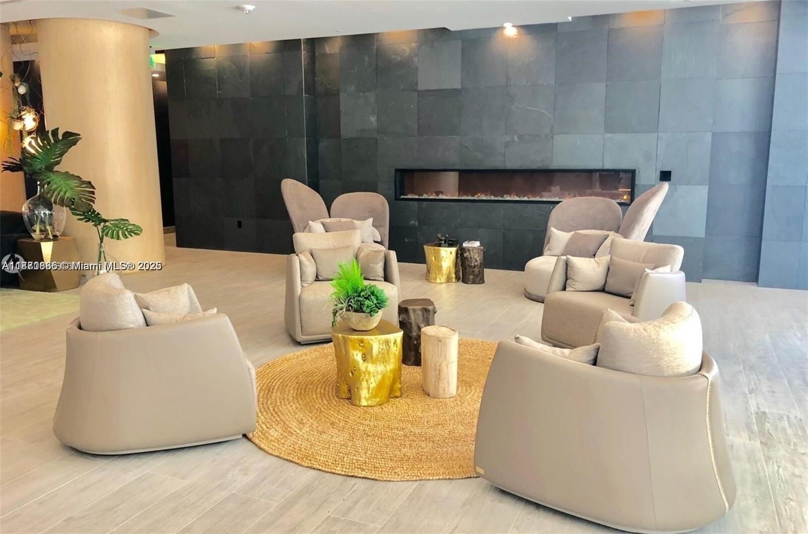 Building Photo - 488 NE 18th St