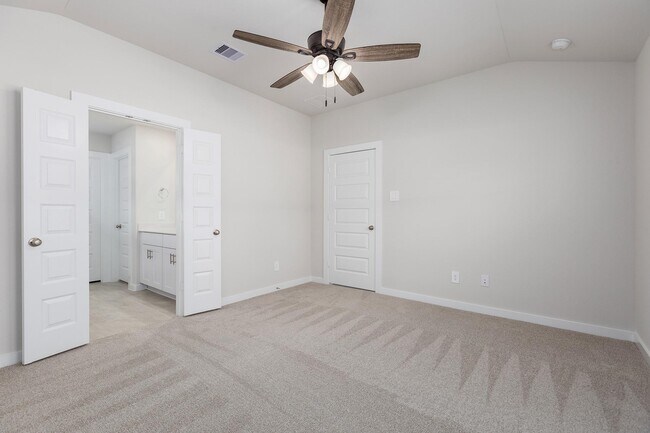 Building Photo - 16691 Sterling Clf St