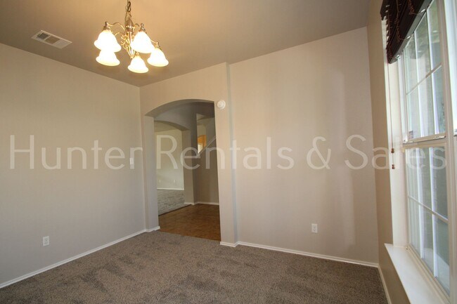 Building Photo - Beautiful Home in Sought-After Harker Heig...