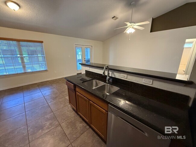 Building Photo - 33701 Rosalia Ave