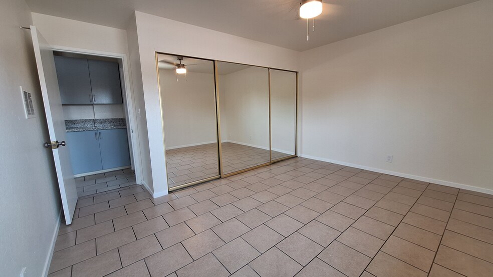 Building Photo - 13230 Cordary Ave