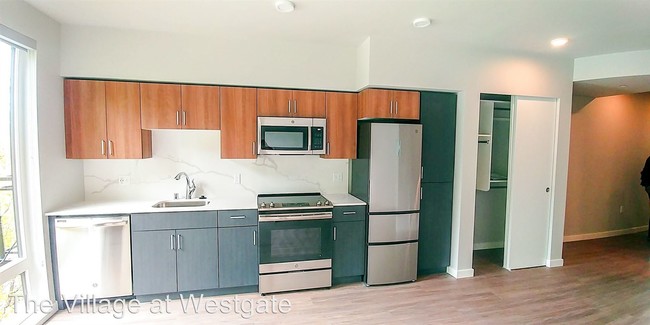 Building Photo - 10032 Edmonds Way