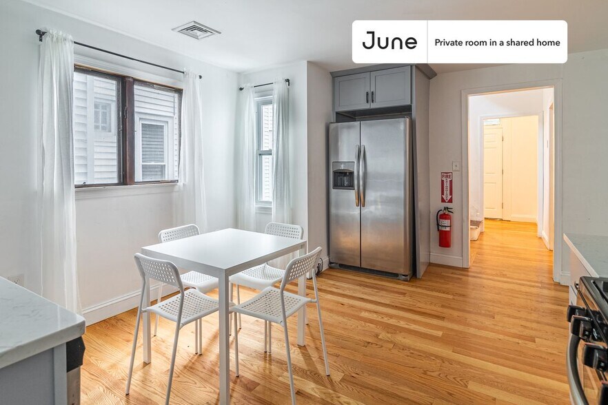 Building Photo - Room in Shared 6 bed/2 bath home in Somerville