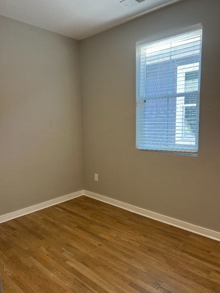 Building Photo - 2120 Herman St