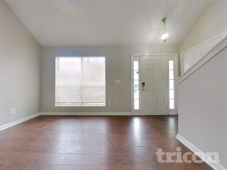 Building Photo - 2269 Charleston Pointe SE