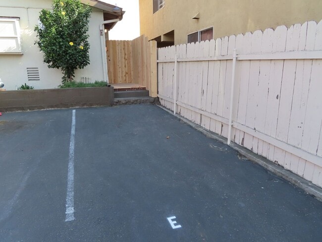 Building Photo - Renovated Studio Apartment in La Mesa