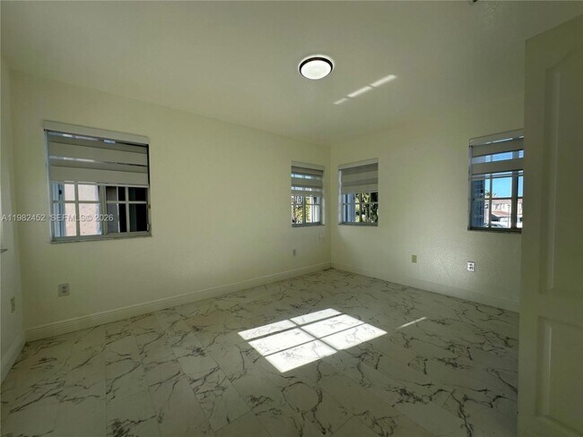 Building Photo - 27866 SW 142nd Ave